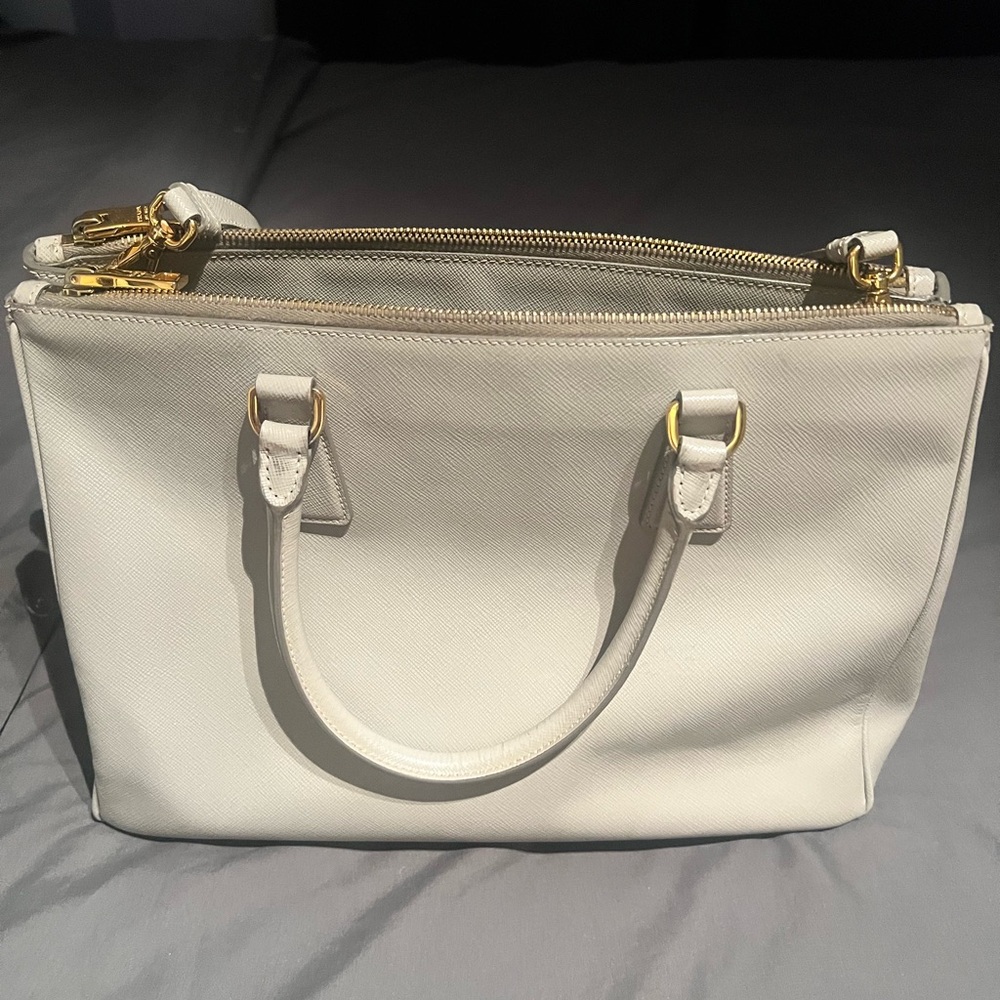 Prada Tote. Authentic. Grey/Bone. Excellent Condi… - image 4